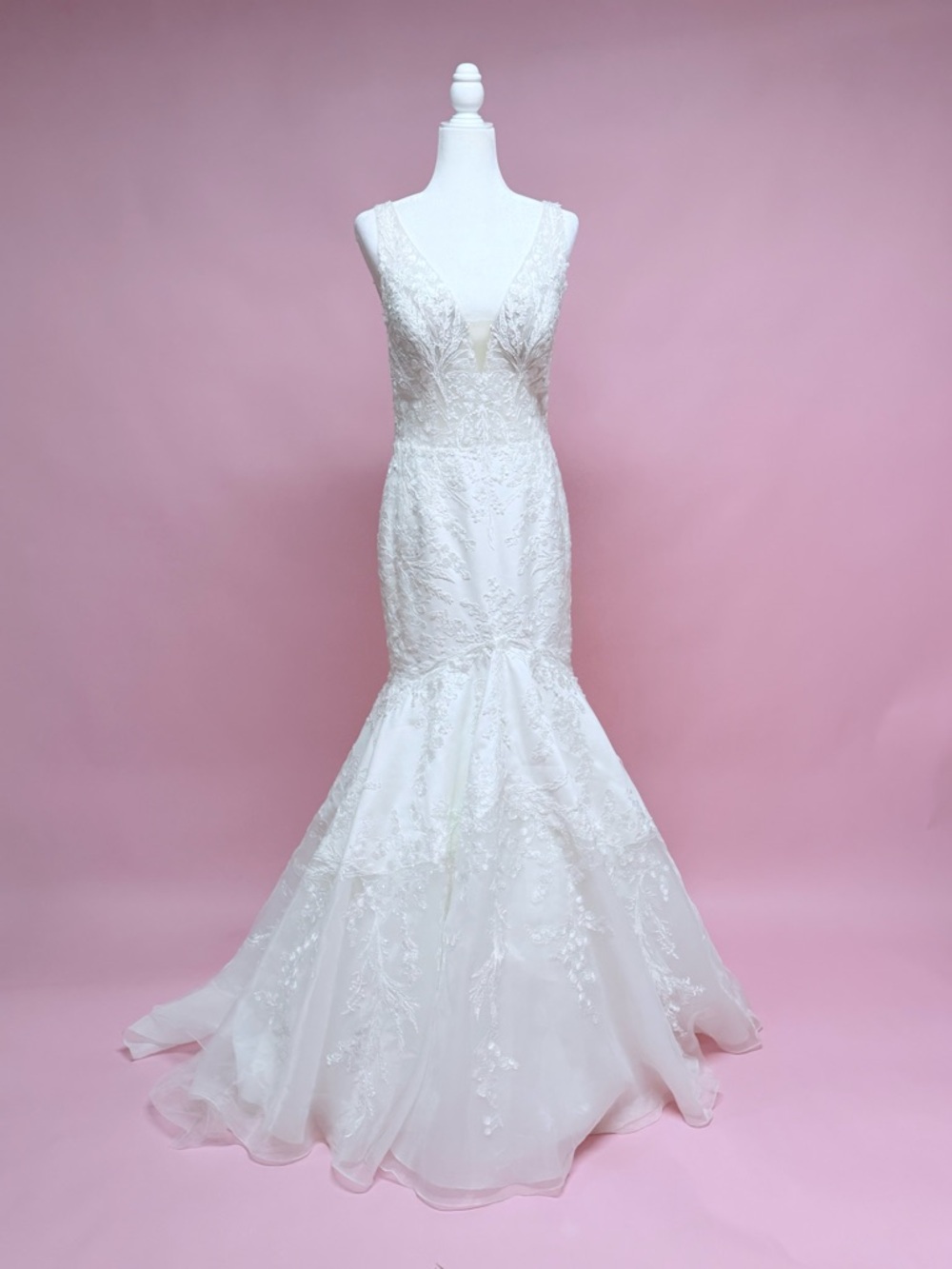 Justin Alexander Jolene Wedding Gown - Picture 3 of 15